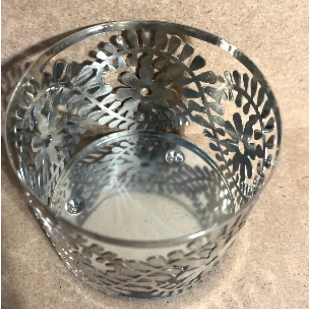 Bath & Body Works 3-Wick Candle Holder Flower and leaves by Slatkin & Co EUC